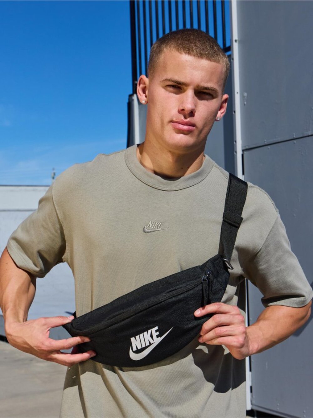 Nike Heritage Waistpack Crossbody Belt Travel Bag Fanny Pack Black White 3L